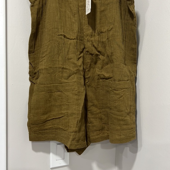 L Space Stephie Romper in mos - Picture 5 of 9